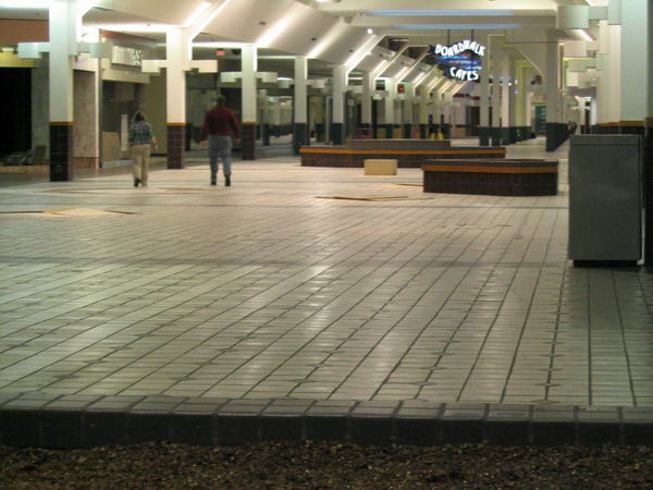 Wonderland Mall (Wonderland Shopping Center) - 2004 Photo (newer photo)